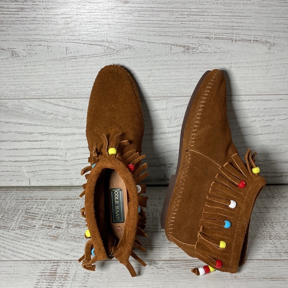 Vintage Soft Suede Brown Native Moccasin Ankle Bootie Size 2. - Picture 5 of 9